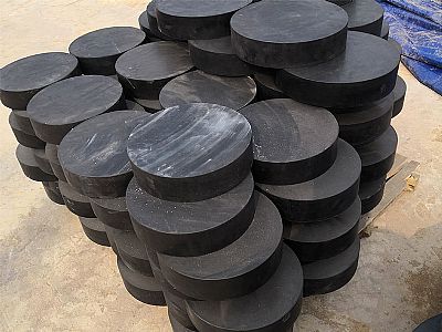 景县板式橡胶支座由若干层橡胶片与薄钢板经加压硫化